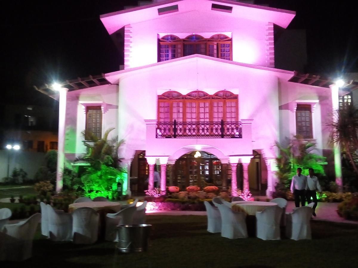 Celebration Hotel And Resort Rewa エクステリア 写真